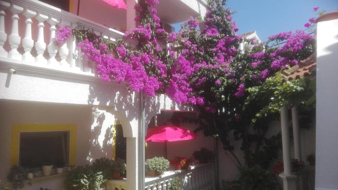 Apartments Vodice Marica Esterno foto