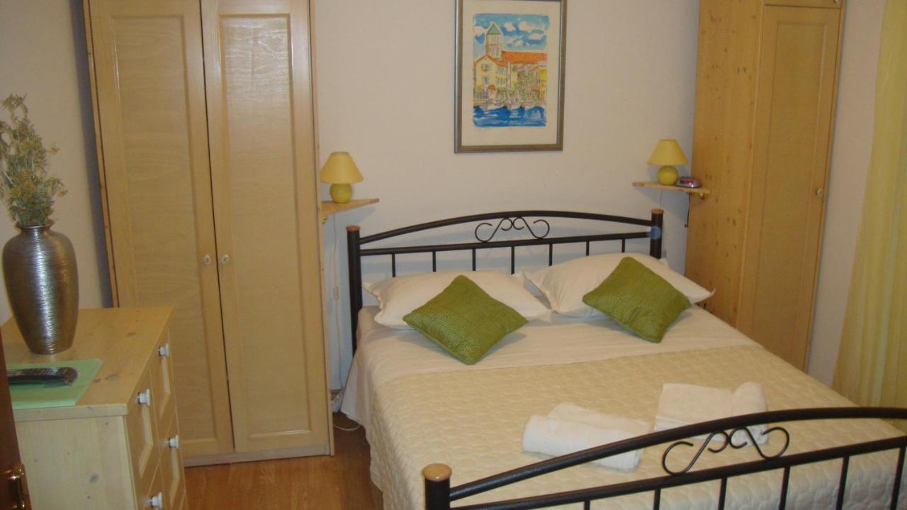 Apartments Vodice Marica Esterno foto